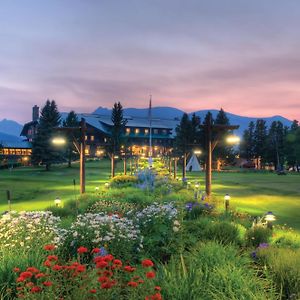 Glacier Park Lodge